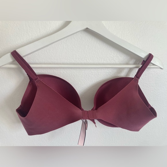 34 C Victoria's Secret Push-Up Plunge Bra - Picture 3 of 16